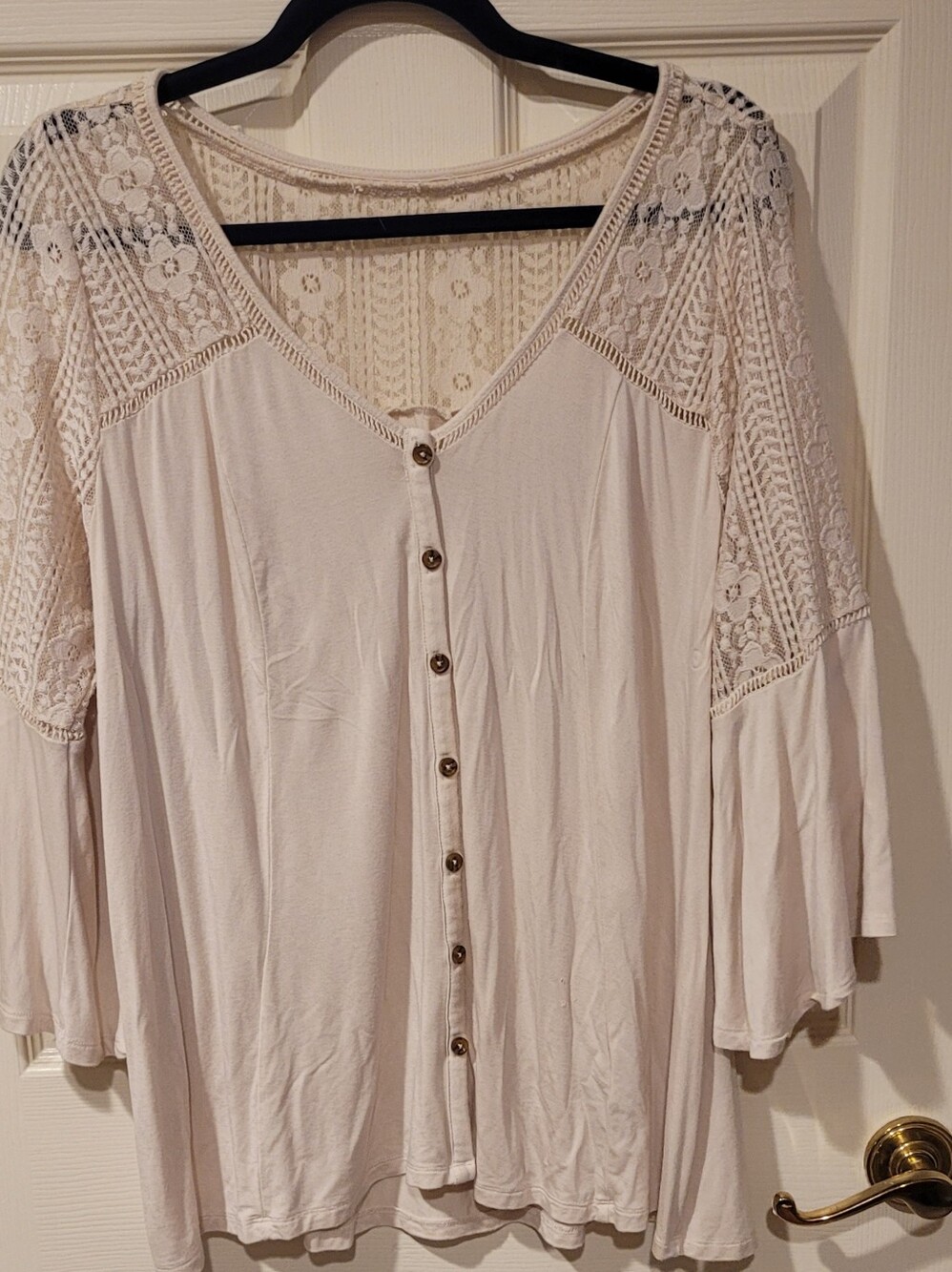 torrid Cream Lace-Sleeve Button-Front Top - Picture 3 of 7